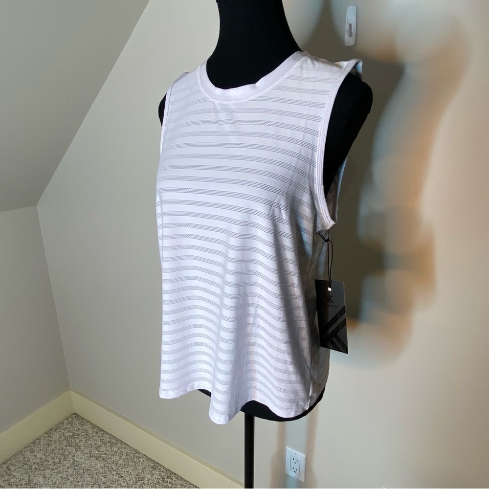 KYODAN New White Striped Sleeveless Tank Top Activewear Yoga Heart Hem Sz Medium - Picture 3 of 12